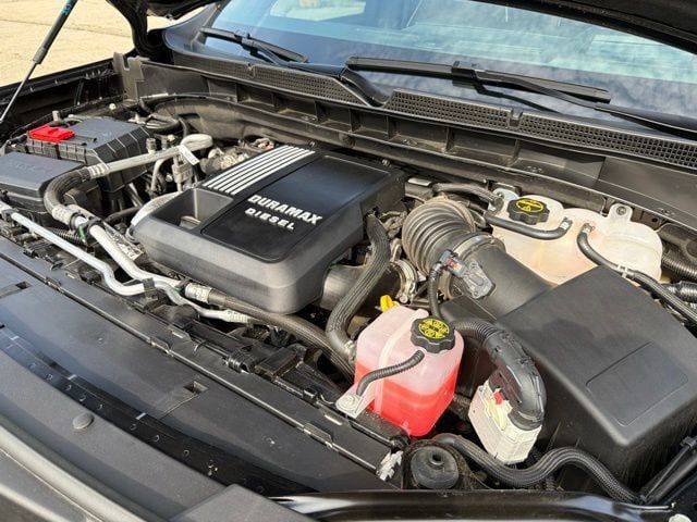Used 2025 GMC Yukon Denali Ultimate AWD/4WD image 37