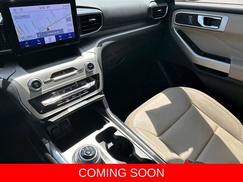 Used 2023 Ford Explorer XLT w/ Equipment Group 202A AWD/4WD image 17