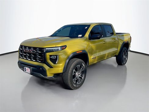 Used 2024 GMC Canyon AT4 image 3