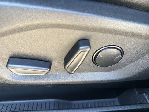 Used 2024 Ford Edge Titanium image 19