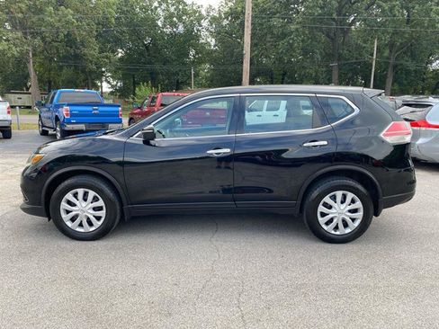 Used 2014 Nissan Rogue S image 2