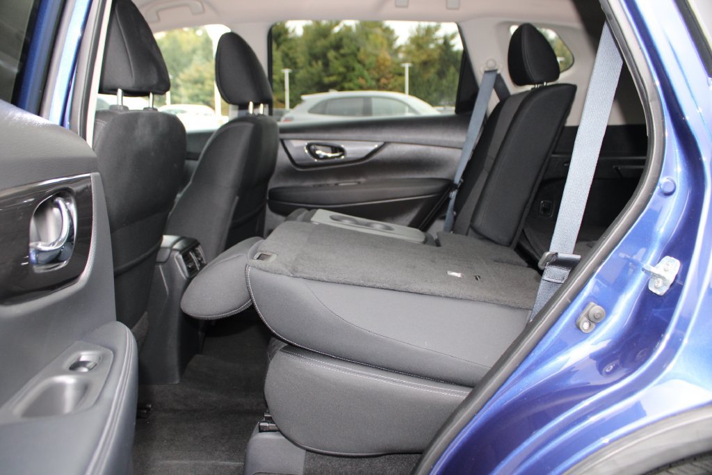 Used 2018 Nissan Rogue SV AWD/4WD image 15