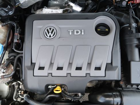 Used 2014 Volkswagen Passat TDI SEL Premium FWD image 39