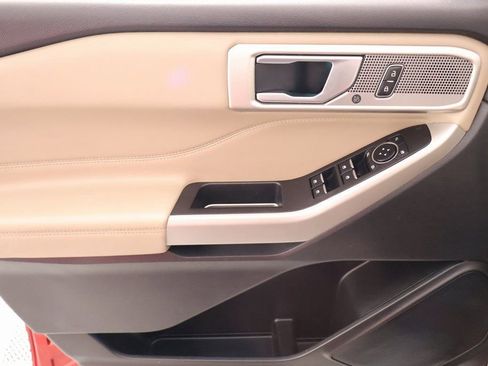 Used 2023 Ford Explorer Limited image 17