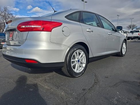 Used 2018 Ford Focus SE image 3