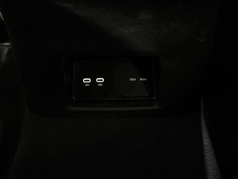 Used 2025 Volkswagen Atlas SE image 21