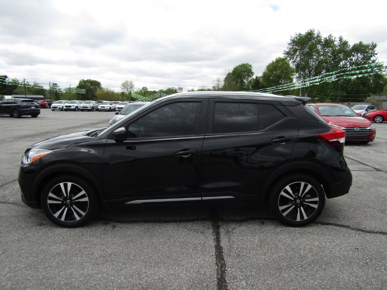 Used 2018 Nissan Kicks SR FWD image 4