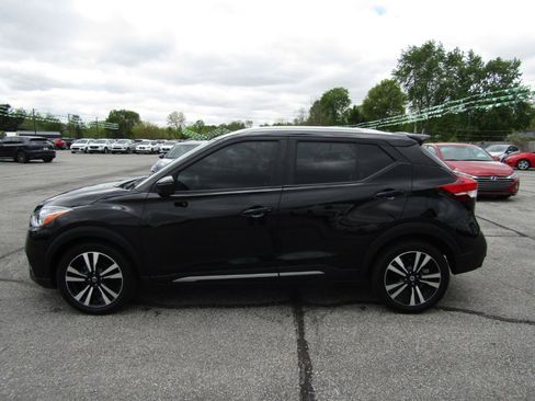 Used 2018 Nissan Kicks SR FWD image 4