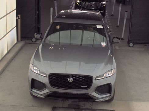 Used 2025 Jaguar F-PACE R-Dynamic S image 2