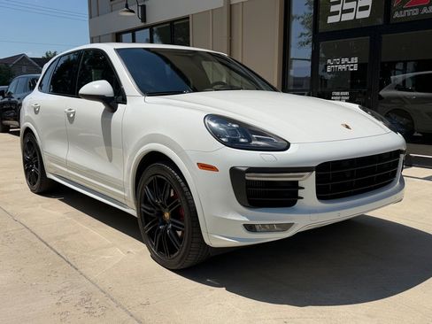 Used 2016 Porsche Cayenne GTS AWD/4WD image 3