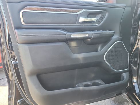 Used 2019 RAM 1500 Laramie image 16