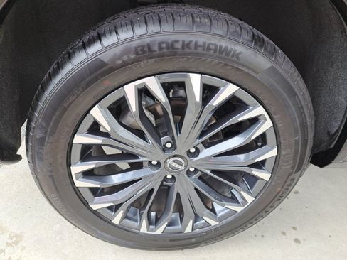 Used 2025 Nissan Rogue Platinum FWD image 22