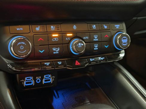 Used 2022 Dodge Durango R/T w/ Blacktop Package AWD/4WD image 35
