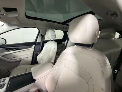 Used 2022 Jaguar F-PACE S image 5