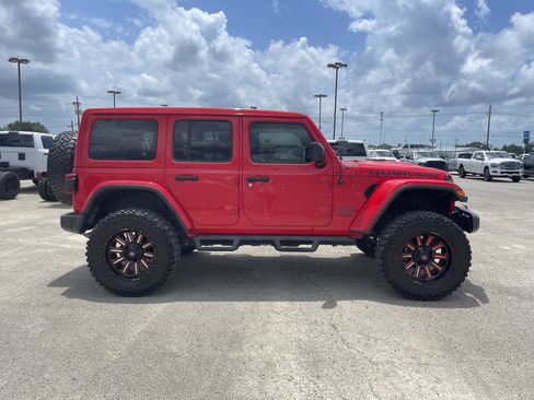 Used 2019 Jeep Wrangler Unlimited Rubicon AWD/4WD image 3