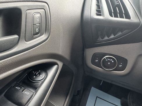 Used 2020 Ford Transit Connect XL image 11