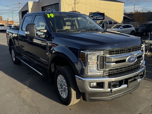Used 2019 Ford F250 XLT w/ XLT Value Package image 1