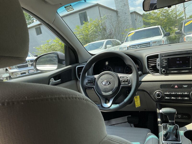 Used 2018 Kia Sportage LX AWD/4WD image 16