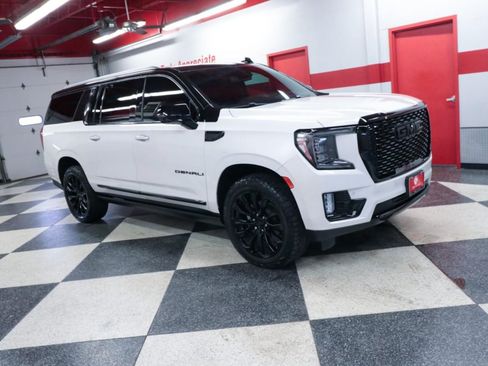 Used 2022 GMC Yukon XL Denali RWD image 3