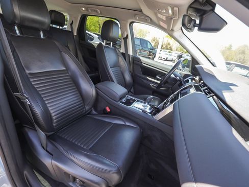 Used 2020 Land Rover Discovery Sport SE AWD/4WD image 37