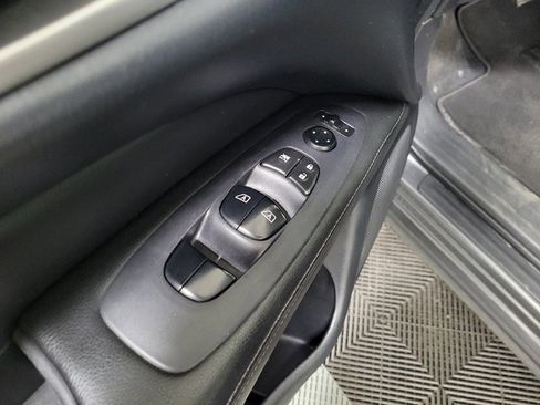 Used 2019 Nissan Pathfinder SV AWD/4WD image 27