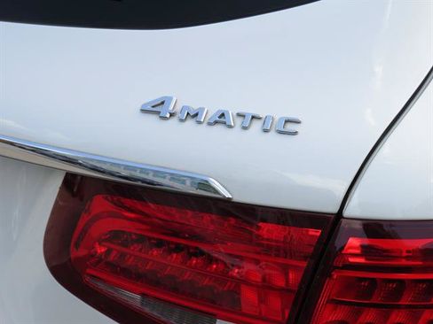 Used 2019 Mercedes-Benz GLC 300 4MATIC image 28