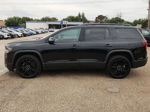 Used 2022 GMC Acadia SLE w/ Driver Convenience Package FWD image 2