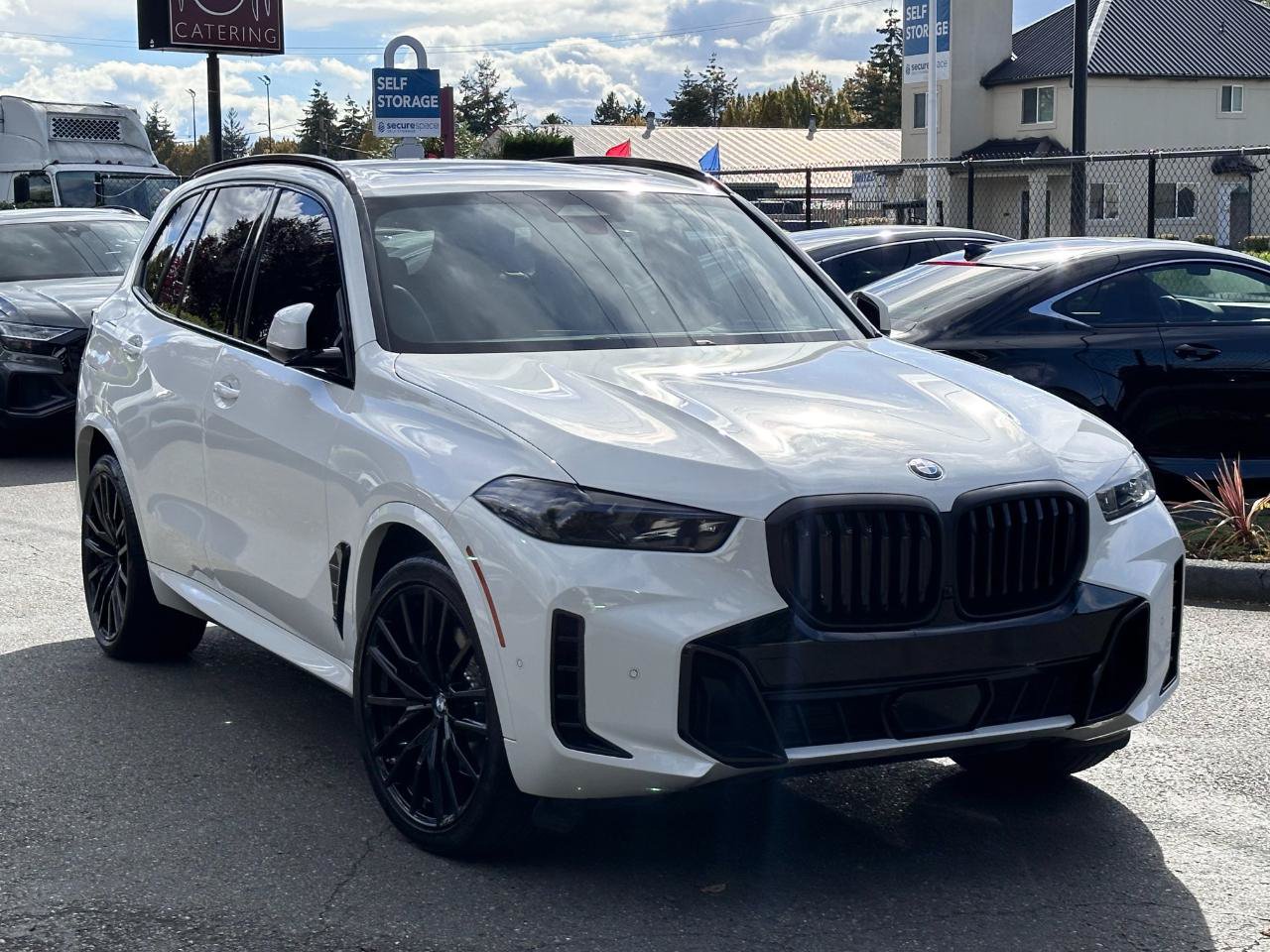 Used 2024 BMW X5 xDrive40i w/ M Sport Package AWD/4WD image 38