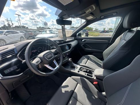 New 2025 Audi Q3 2.0T Premium image 11