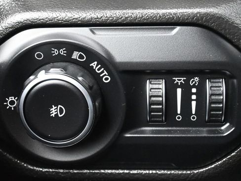 Certified 2022 Jeep Wrangler Unlimited Sahara image 24