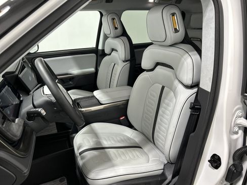 Used 2023 Rivian R1S Adventure AWD/4WD image 20