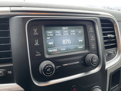 Used 2018 RAM 1500 Classic SLT AWD/4WD image 16