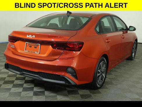Used 2023 Kia Forte LXS w/ LXS Technology Package FWD image 7