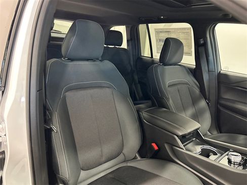 New 2025 Jeep Grand Cherokee Laredo w/ Luxury Tech Group I image 34