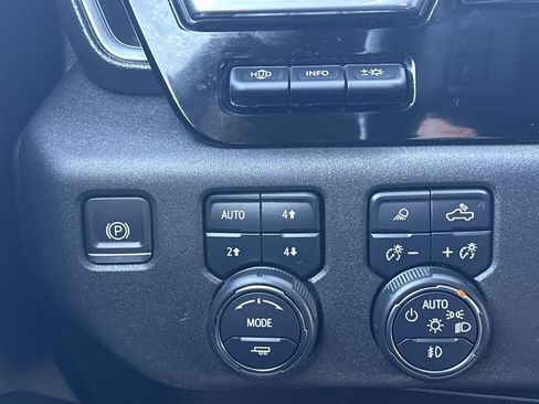 Used 2022 Chevrolet Silverado 1500 LTZ w/ LTZ Premium Package image 16