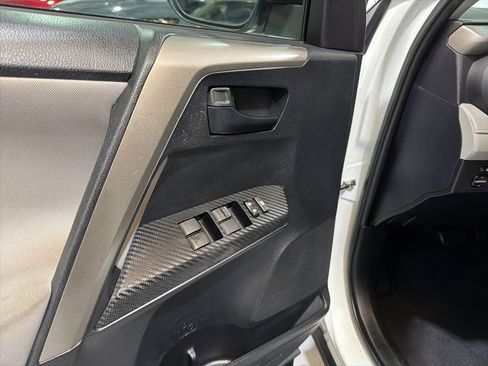 Used 2014 Toyota RAV4 LE image 24