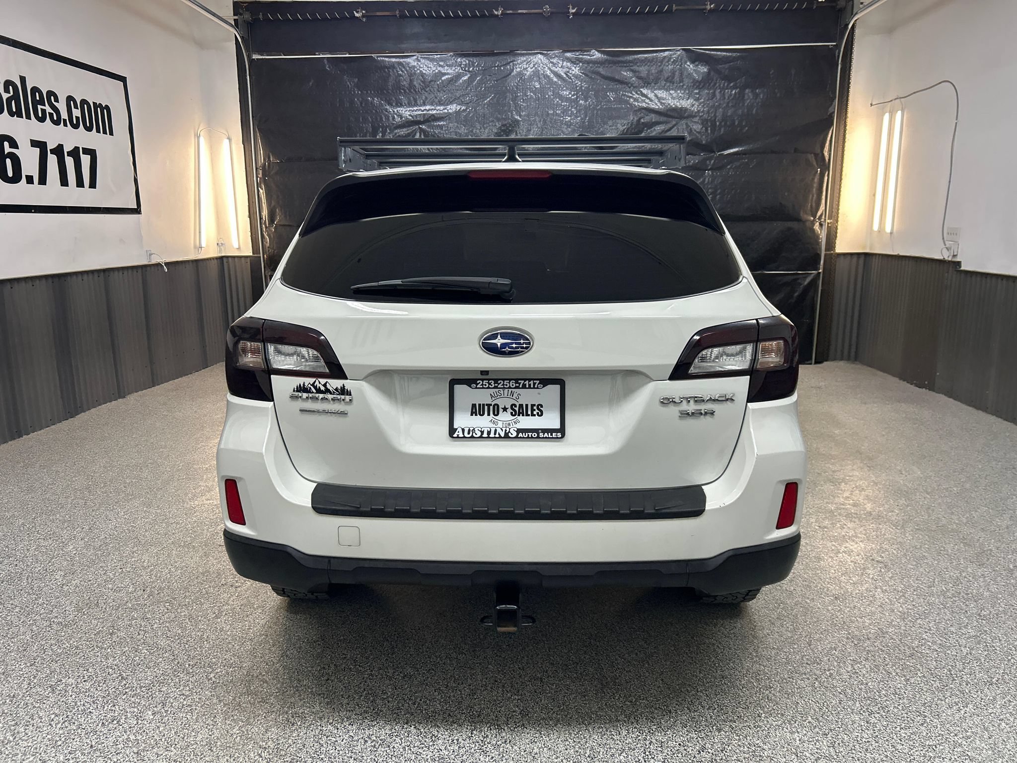 Used 2017 Subaru Outback 3.6R Limited w/ Popular Package #5 AWD/4WD image 5