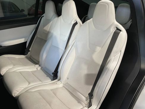Used 2016 Tesla Model X P90D image 9