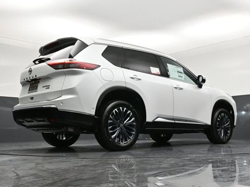 New 2026 Nissan Rogue Platinum w/ Tech Package image 32