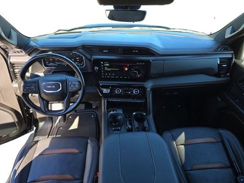 Used 2024 GMC Sierra 1500 AT4 w/ Technology Package AWD/4WD image 32