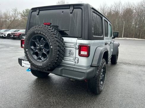 Used 2023 Jeep Wrangler Unlimited w/ Cold Weather Group AWD/4WD image 5