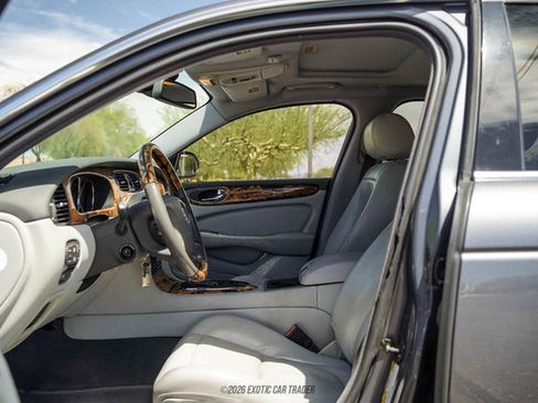 Used 2006 Jaguar XJ8 RWD image 39