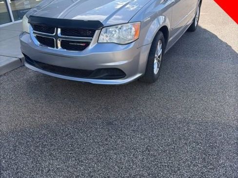 Used 2014 Dodge Grand Caravan SXT FWD image 1