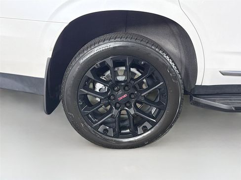 Used 2024 GMC Yukon Denali AWD/4WD image 35