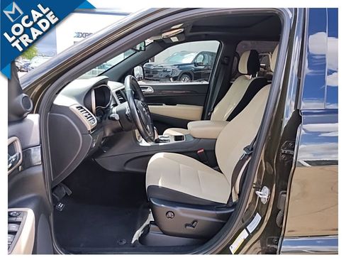 Used 2016 Jeep Grand Cherokee Laredo 75th Anniversary AWD/4WD image 14