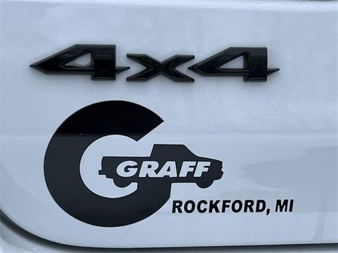 New 2025 Jeep Grand Cherokee Limited w/ Black Appearance Package image 2