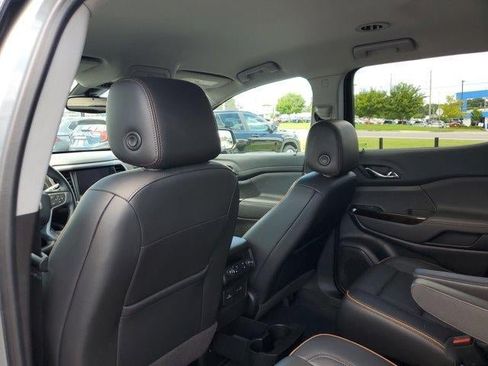 Used 2023 GMC Acadia AT4 w/ Technology Package AWD/4WD image 8
