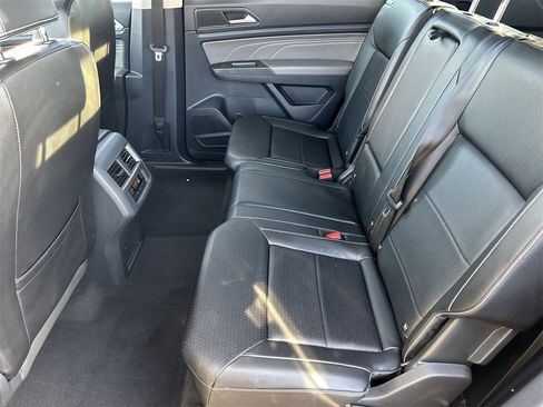 Certified 2023 Volkswagen Atlas SE image 13