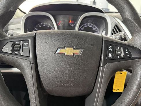 Used 2017 Chevrolet Equinox LS FWD image 12