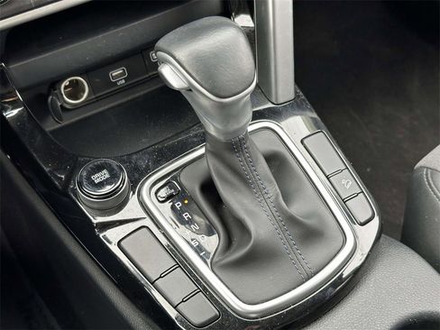 Used 2023 Kia Seltos S w/ Navigation Package image 25